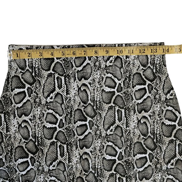 NWT SHINESTAR Cream/Grey/White Pleather/Vinyl Snake Print Pencil Skirt Size Med - Picture 3 of 8